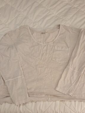 LIVØM Oatmeal  Long Sleeve Pocket Tee - Women's